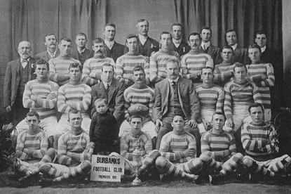 Football team 1913-1.jpg (93740 bytes)